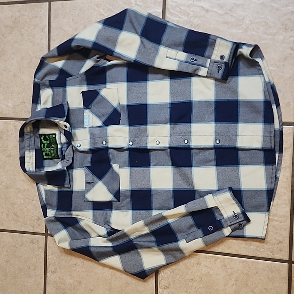 DFC youth division Dixxon button down boys top size large